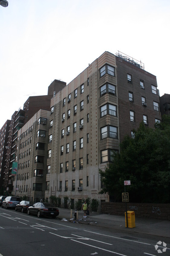 Building Photo - 1750 Grand Concourse