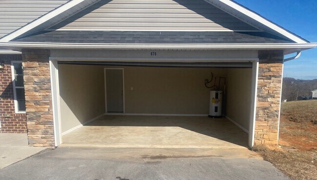 Foto del edificio - 3 bedroom 2 bath Single Family home in Dan...