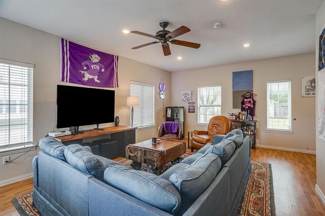 Foto del edificio - 3200 Lubbock Ave