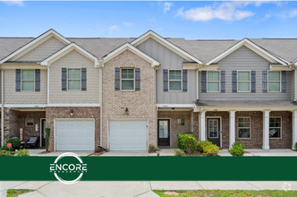 Building Photo - 3 bed 2.5 bath Townhome in Jonesboro!