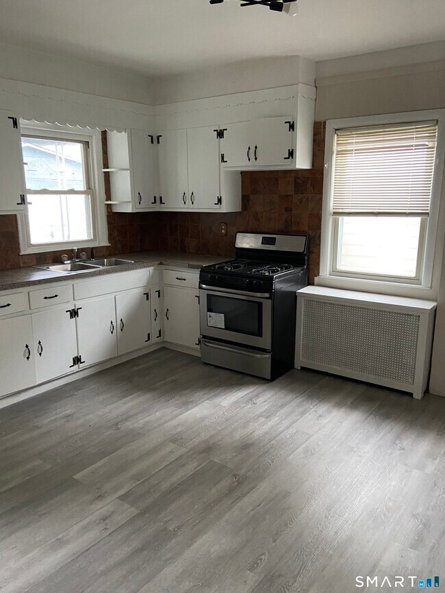 Building Photo - 36 Bassick Ave