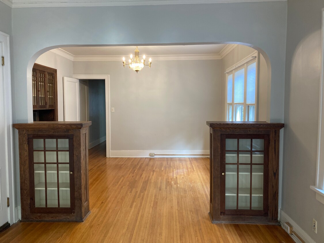 Dining room - 2647 DuPont Ave S
