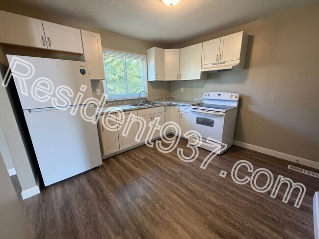 Foto del edificio - Completely Updated 3 bed 1 Bath home!