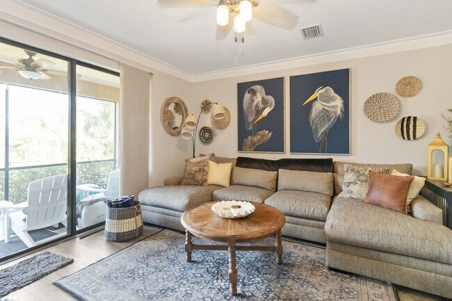 Foto del edificio - Beautiful Townhome with Garage!! Fully Rem...