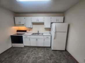 Building Photo - 20 Bourne Ave