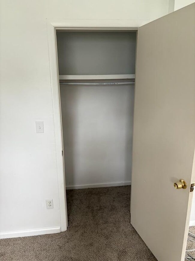 Building Photo - Newly Remodeled Studio