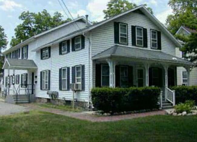 Building Photo - 616 Locust St