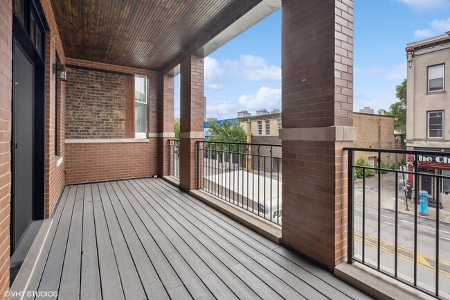 Building Photo - 3410 N Halsted St