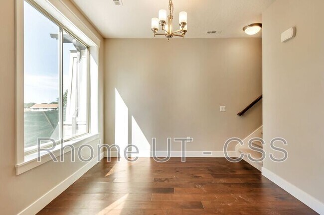 Building Photo - 10440 S Sage Canal Way
