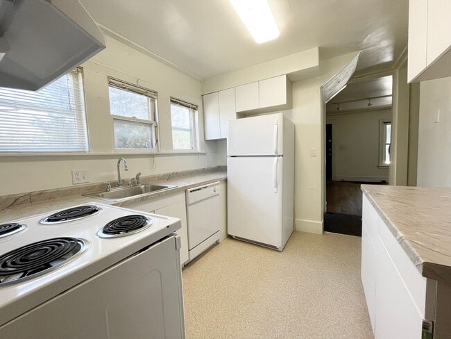 Building Photo - Available for Reservation 2026-27