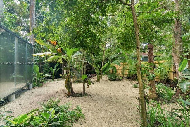Foto del edificio - 3794 Irvington Ave