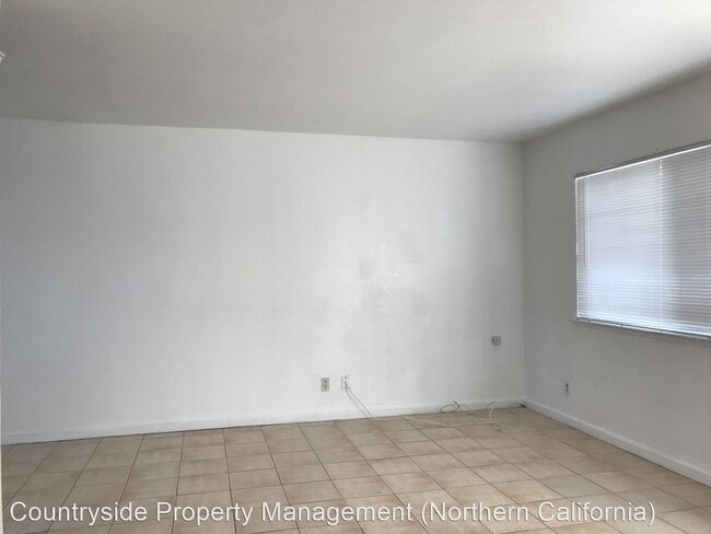 Building Photo - 136-138 W 20th St