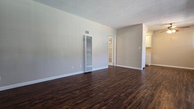 Building Photo - 260 N Oak Ave