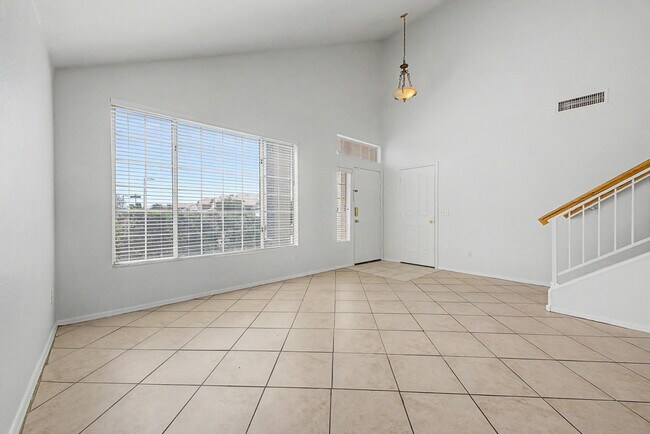 Foto del edificio - 1295 S Honeysuckle Ln