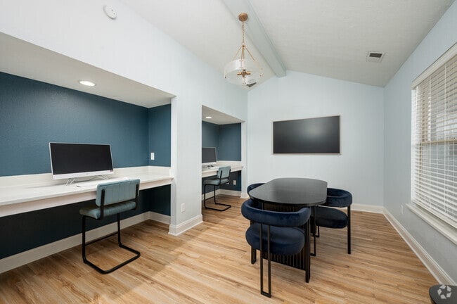 Business Center - Cheswick Village