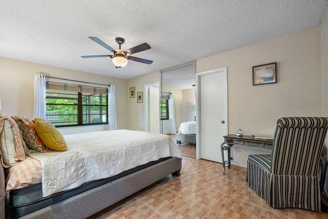 Building Photo - 8366 Blue Cypress Dr