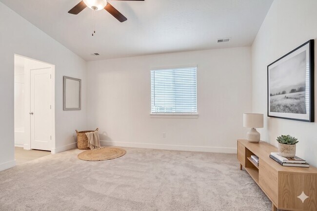 Building Photo - 7243 N Silver Spring Way