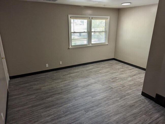 Foto del edificio - 2 James Pl