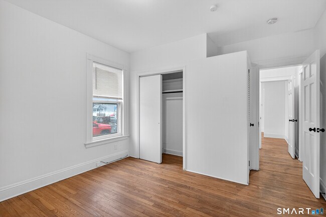 Building Photo - 373 Wood Ave