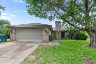 Building Photo - 7935 Yellow Pine Dr