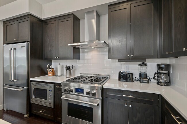 Building Photo - 1469 San Antonio St