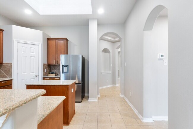 Foto del edificio - "Spacious 4-Bed Oasis with 2 Full Baths in Spring, TX - 2,235 Sq Ft of Comfort!"