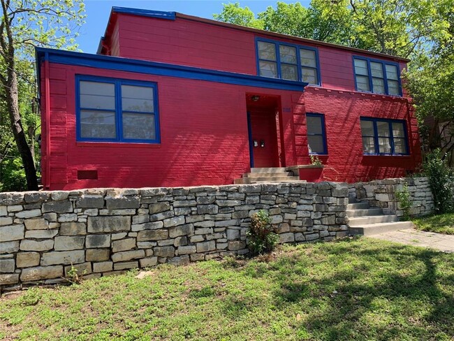 Building Photo - 208 W 31st St