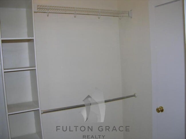 Building Photo - 1 bedroom in Chicago IL 60640