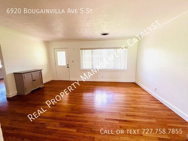 Foto del edificio - 6920 Bougainvilla Ave S