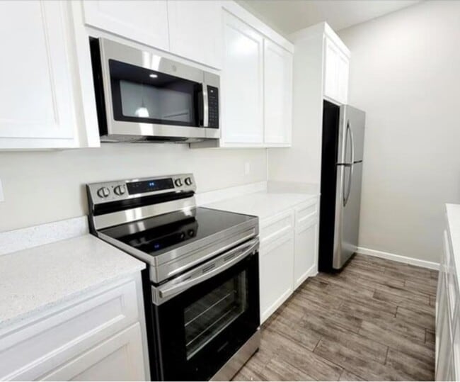 Building Photo - 1308 Petri Dr