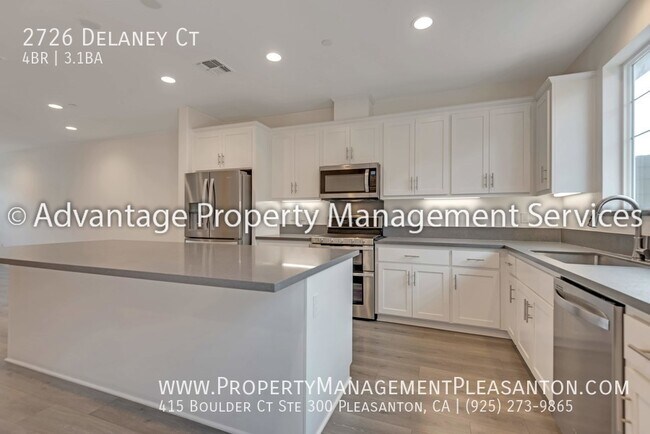 Foto del edificio - Lovely 4 bed/3.5 bath 1,966 sq ft Townhome...