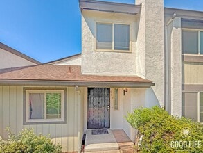 Building Photo - 803 Beyer Way