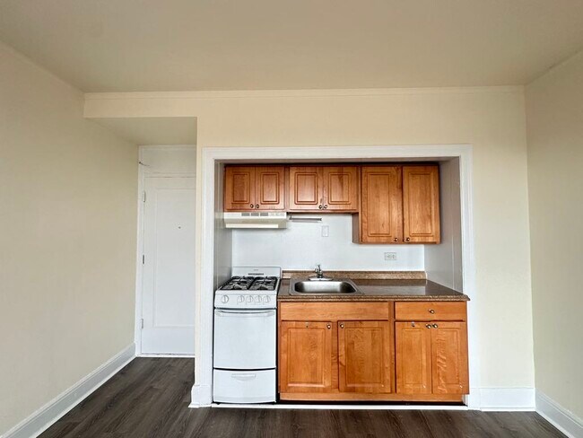 Foto del edificio - 3335 W Diversey Ave