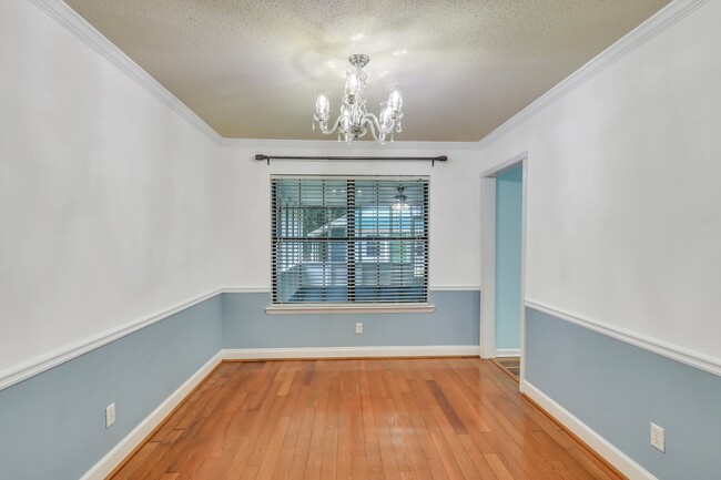 Foto del edificio - 298 Little Oak Rd