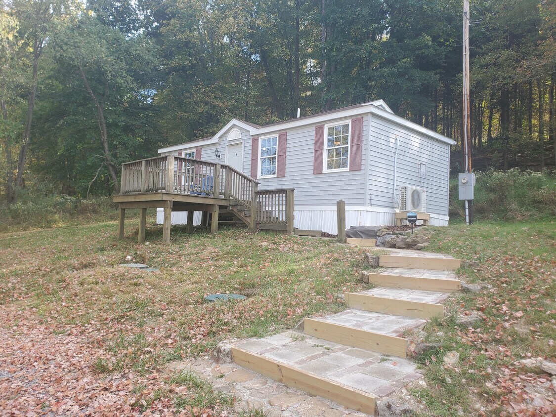 Primary Photo - 402 Grubb Rd