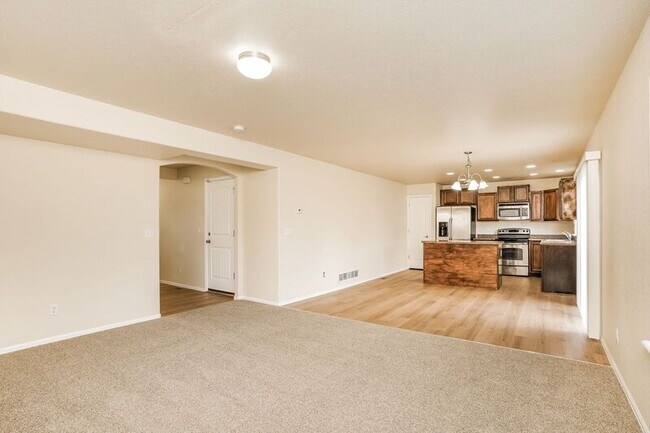 Foto del edificio - 2480 Sierra Springs Dr