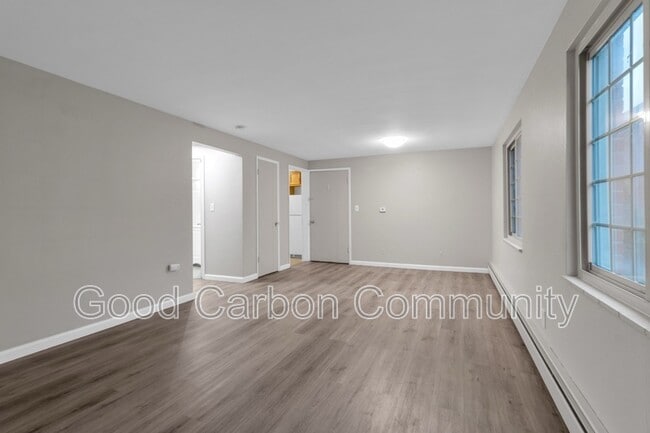 Building Photo - 313 Beattie Ave