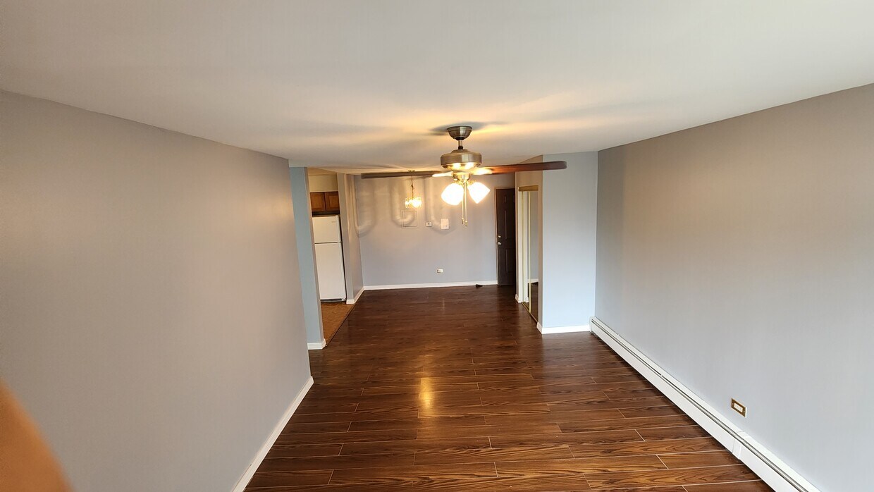 121 W Elk Trl Unit 121 ElkTrail 321, Carol Stream, IL 60188 Condo