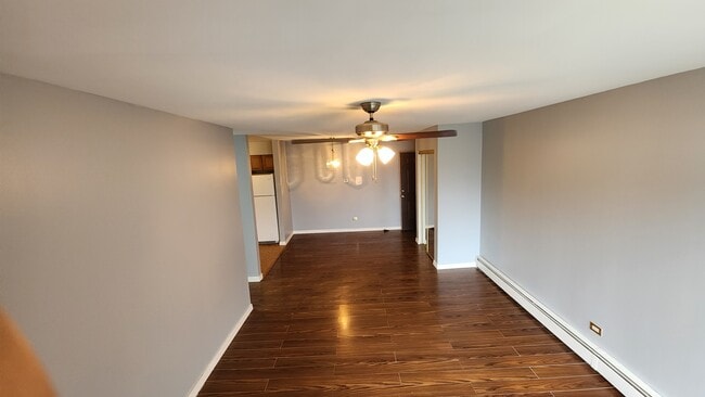 Building Photo - 121 W Elk Trl