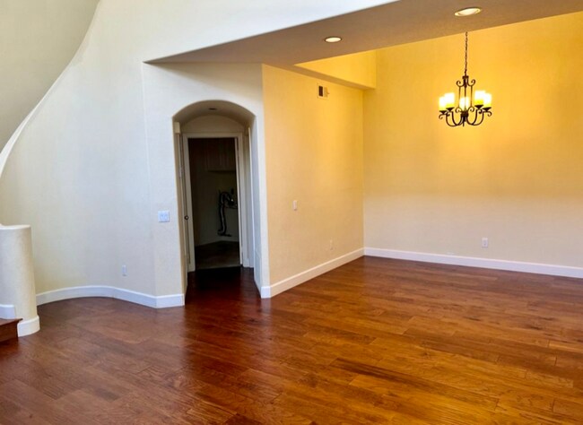 Foto del edificio - 4516 Da Vinci St