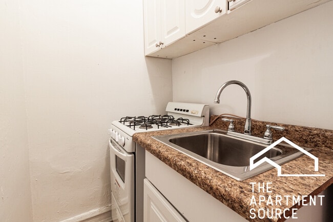 Foto del edificio - 2827 N Burling St