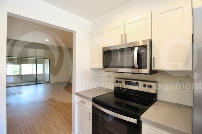 Building Photo - 5998 N 78th St