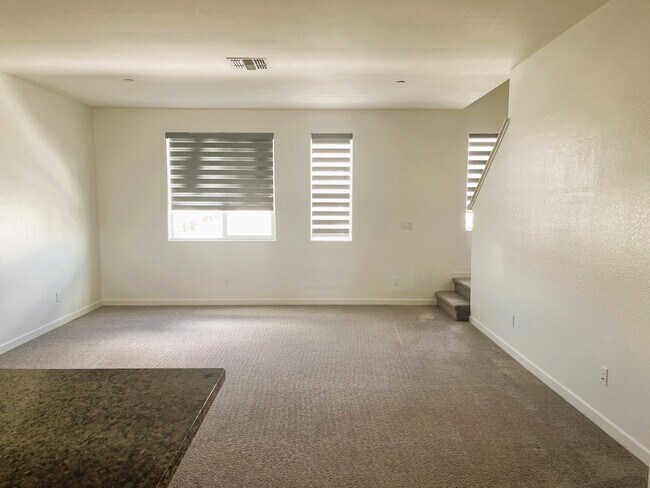 Building Photo - 2574 Natomas Crossing Dr