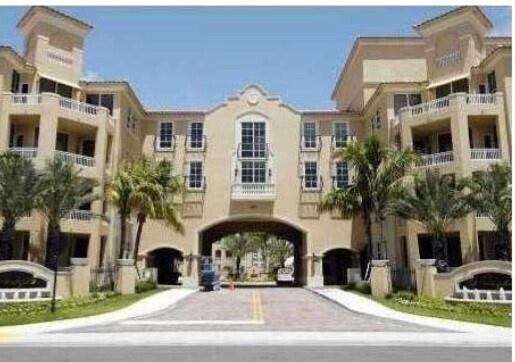 Foto del edificio - 3001 NE 185th St