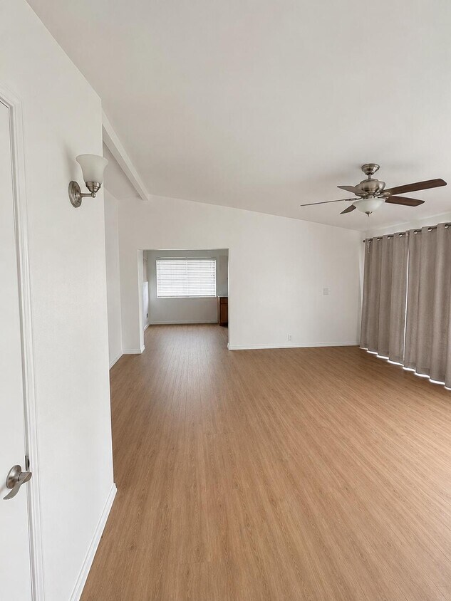 Foto del edificio - 10608 Pennyback Park Dr NE