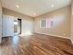 Foto principal - 3258 Dundas St