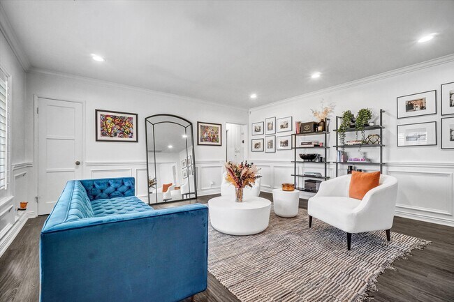 Foto del edificio - 4728 Sunfield Ave