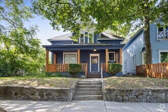Building Photo - 368 E 7th Ave