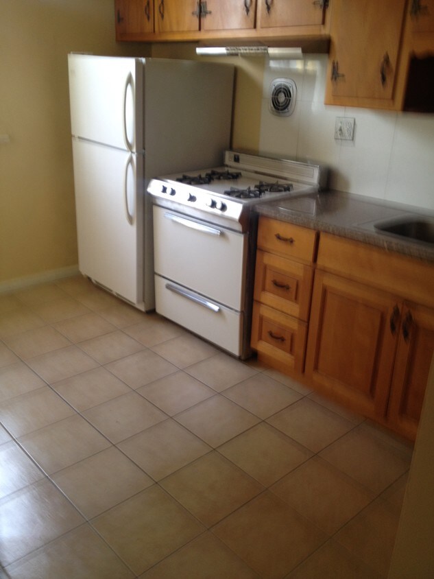 Primary Photo - 2155 Madison Ave