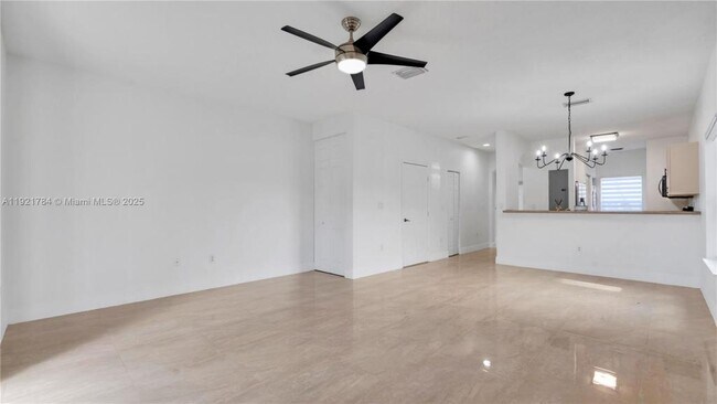 Foto del edificio - 4921 SW 140th Terrace